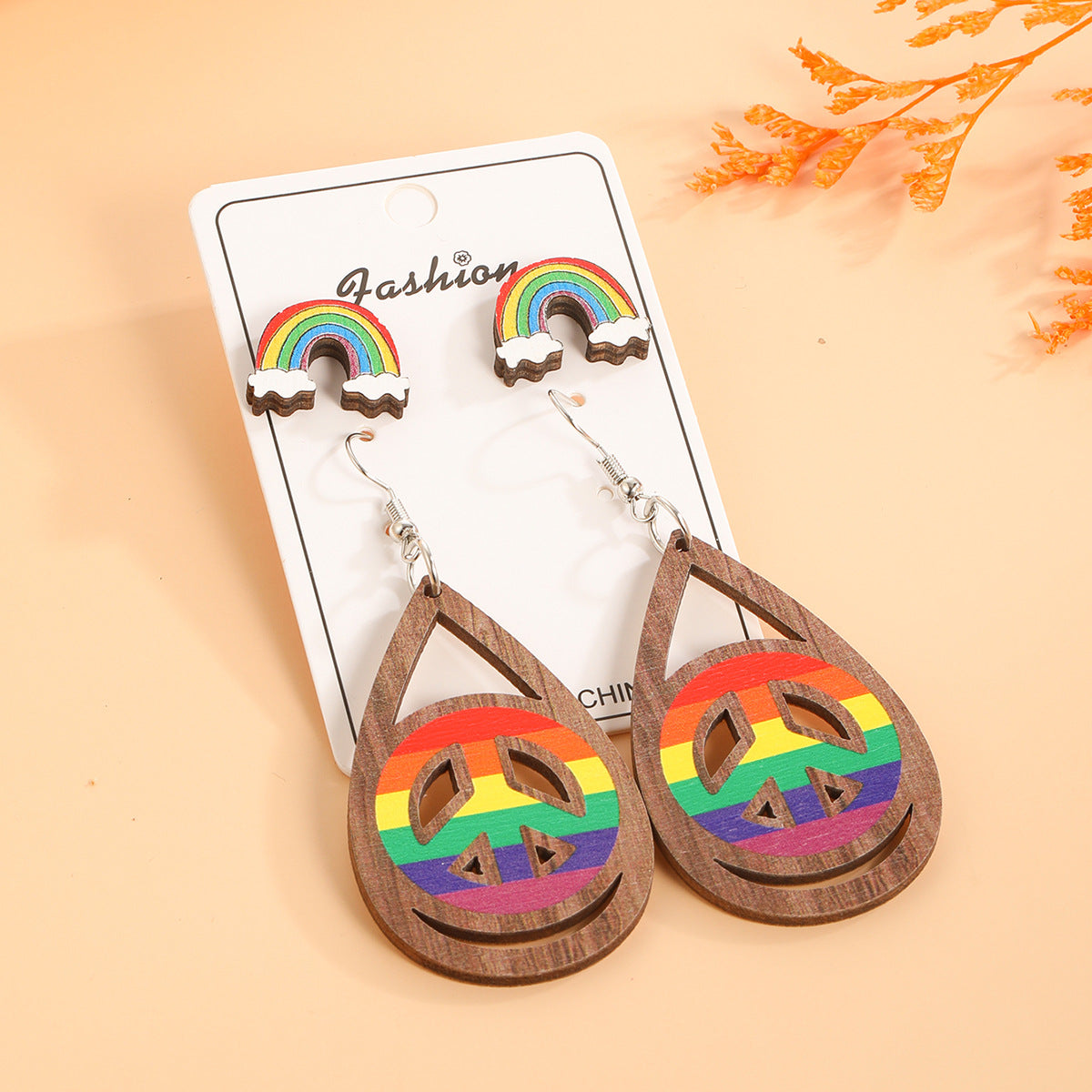 Pendientes de madera de letrero de paz estampado de arco irbow al por mayor